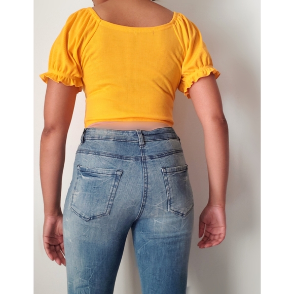 Yellow Crop top, Tie-front, Size L - Picture 3 of 5
